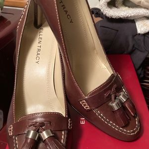 Women’s Ellen Tracy, high heel pumps with tassel size 8